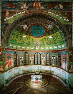Blick in die mosaikgeschmückte Apsis der Kirche Sant´ Apollinare in Classe (Ravenna) aus der Mitte des 6. Jahrhunderts